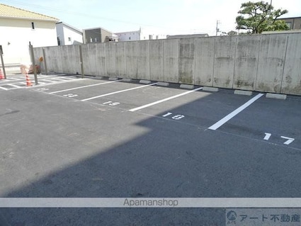 アルト土居田[1LDK/40.16m2]の駐車場2