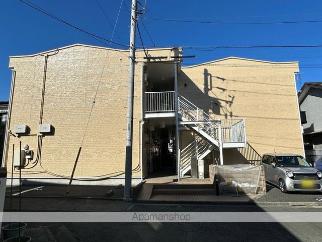 レオパレスフォレストフラワーの外観写真