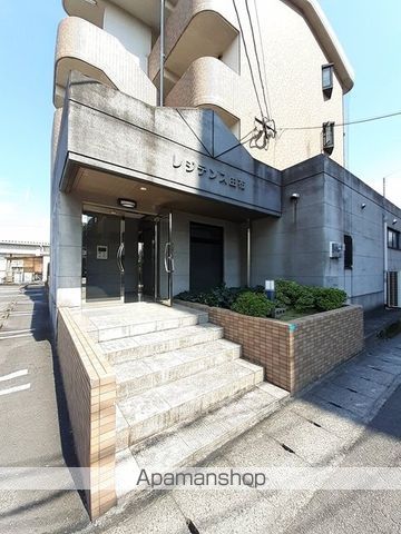 レジデンス由布の玄関写真