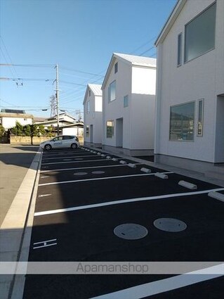 和歌山県和歌山市加納[3LDK/97.7m2]の駐車場1