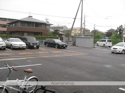 ｆｅｌｉｃｉａ　ｔｏｍｂｏｗ[1K/26.7m2]の駐車場2