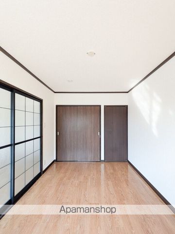ライフタウニーB街区 6号棟の内装写真