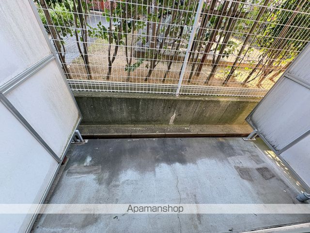 ロータリーマンション出口の内装写真