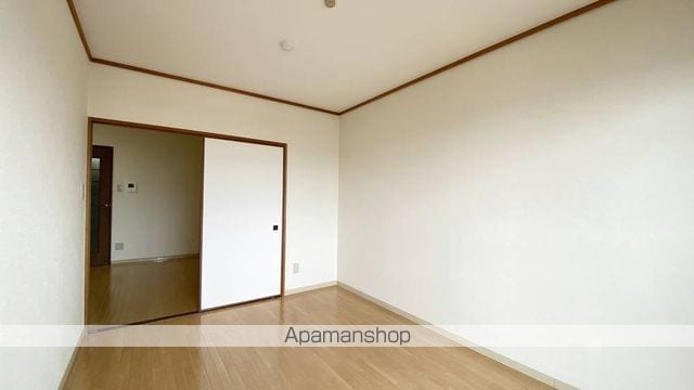 アクセスワケの内装写真