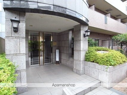 日神パレステージ新宿御苑[1K/17.68m2]の外観2