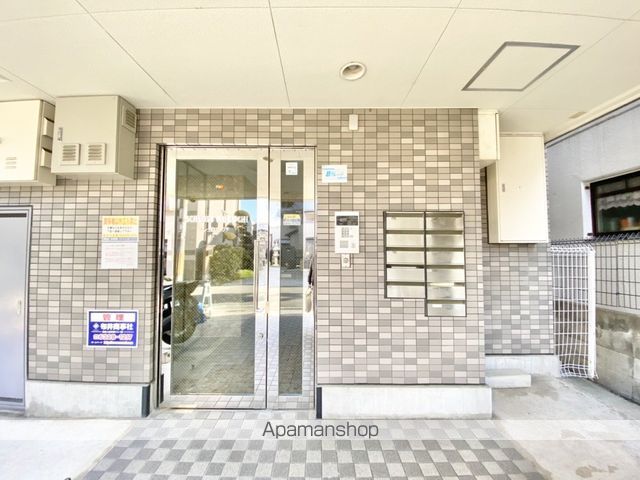 シュロス野口の玄関写真