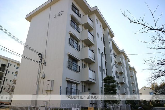 香里三井団地97号棟の外観写真