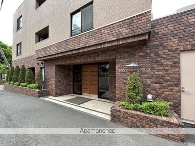 パークホームズ宮の森ヒルテラスの玄関写真