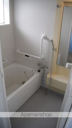 粟戸建て（３７０－７）[4DK/77.26m2]のバス