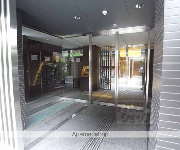 クリスタルグランツ京都高辻の玄関写真