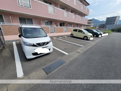 広島県呉市広古新開７丁目[1K/33.15m2]の駐車場1