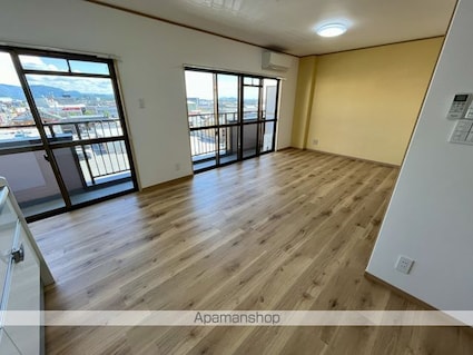 コーポ・ロイヤル[2LDK/60.72m2]のリビング・居間