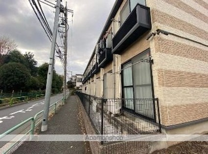 レオパレスカメリア[1K/22.35m2]の外観2