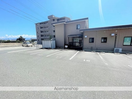 ハミルトングレイス[2LDK/50.44m2]の駐車場1