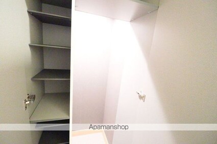 Ｉ．ヴィレッジ　ＥＡＳＴ[1R/35.1m2]の玄関