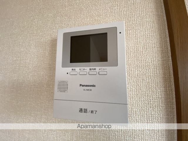 ファミール田井城C棟の内装写真