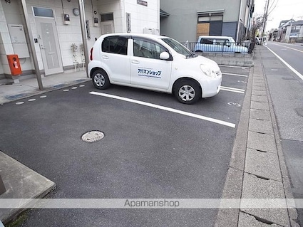 デュオーラ西原[1K/31.66m2]の駐車場