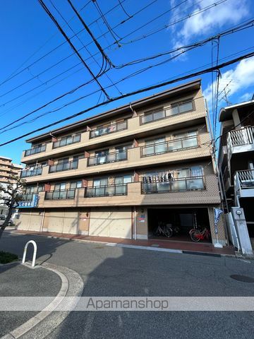 東栄マンションの外観写真
