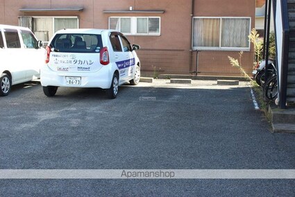 エーライン泉Ａ・Ｂ[2DK/40.92m2]の駐車場