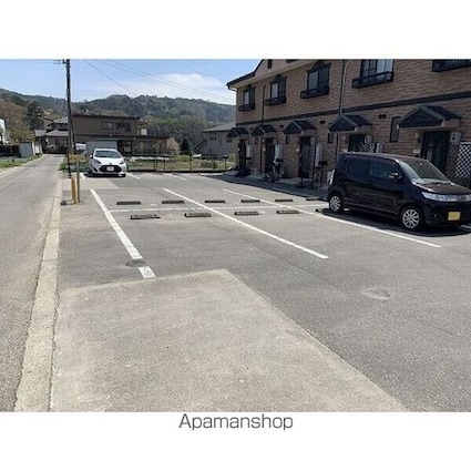 グリーンハイツ[2LDK/53m2]の駐車場2