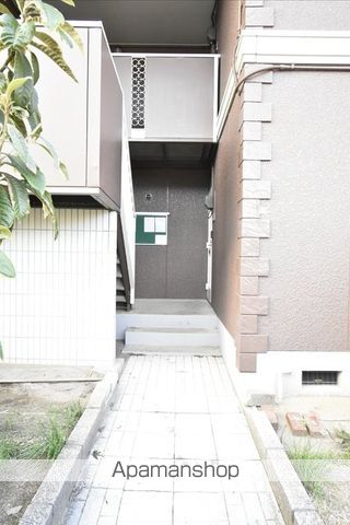 近江ロイヤルハイツ Bの玄関写真