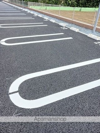 プロスペリテⅠ[1LDK/44.7m2]の駐車場