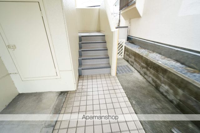 メゾンあぶのの玄関写真
