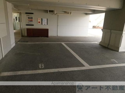 リューレント朝生田[2DK/46.35m2]の駐車場