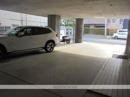 ＮＰハイツ[1K/22.1m2]の駐車場