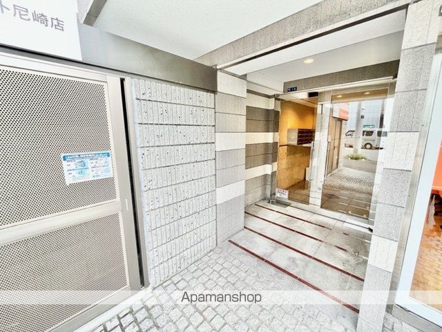 ラ・フォンテ尼崎駅前の玄関写真