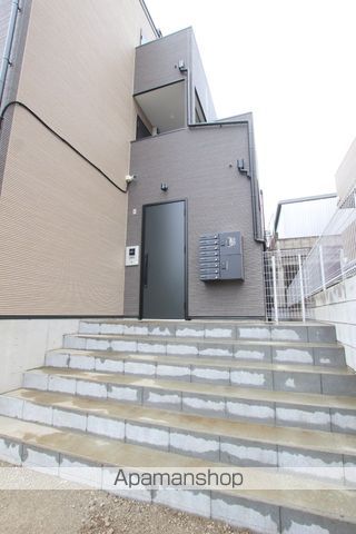 LIKES仁戸名町B棟の玄関写真