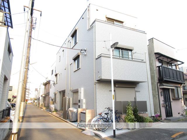 WHITIAの外観写真