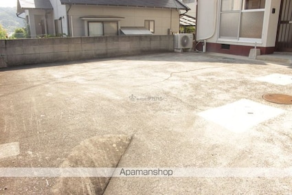 仁井栗原貸戸建住宅Ａ[2LDK/69.54m2]の駐車場