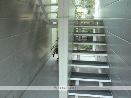 オークヴィラ[1LDK/40.9m2]の共用部3