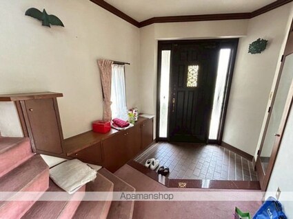 成城１丁目戸建[3LDK/132.8m2]の玄関