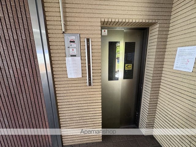 シロハイヌ今米の内装写真
