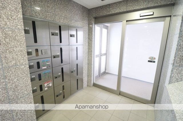 ルピナスコート柴崎の玄関写真