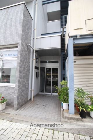 リヴェール弓之町の玄関写真