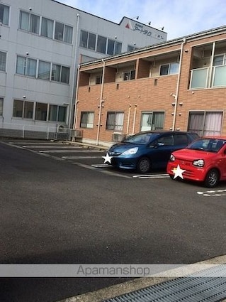 トレフル　Ａ[1K/36.28m2]の駐車場