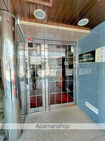 第13関根マンションの玄関写真