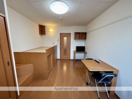 レオパレスＭ[1K/26.08m2]のリビング・居間1