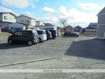 長野県松本市筑摩１丁目[1K/26.4m2]の駐車場