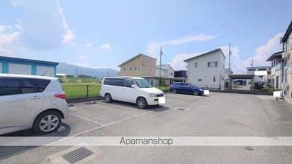 レオパレススペースタナカ[1K/26.49m2]の駐車場1
