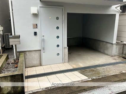 本町戸建[2SLDK/84.87m2]のエントランス