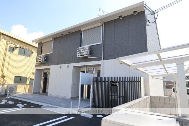 カーサアレーズの玄関写真