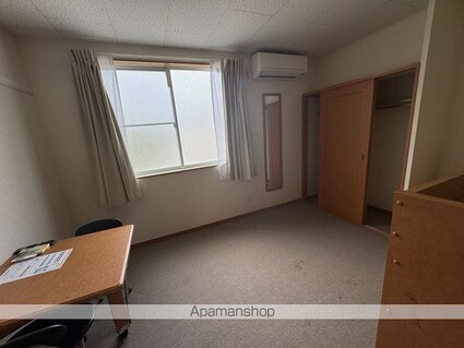 レオパレス四郎丸[1K/26.08m2]のリビング・居間1