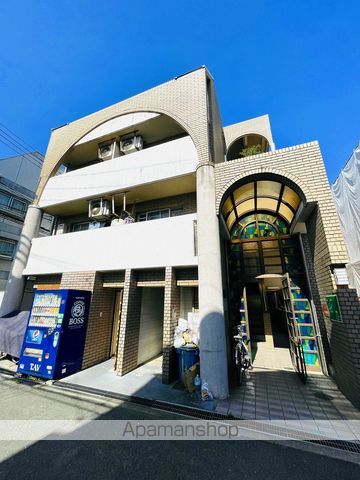 ファースト赤川の外観写真