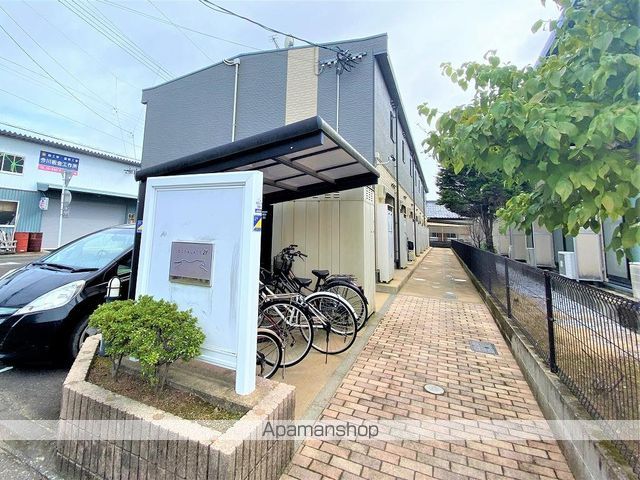 レオパレス大宮の玄関写真