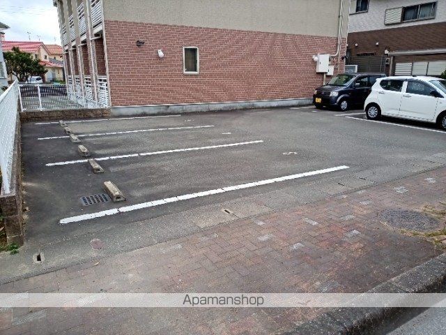 レオネクストハッピークローバーの外観写真