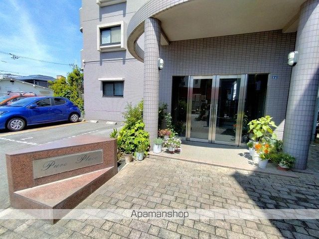 ピュアプレイスの玄関写真